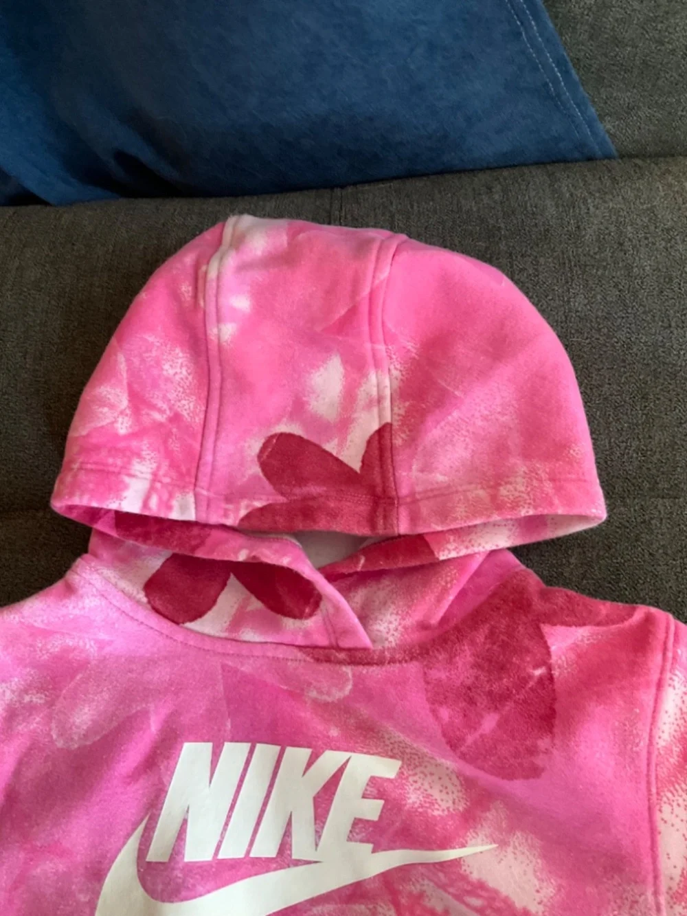 EUC Nike Pink Floral Sweatshirt Size 4-5 Years (Small)